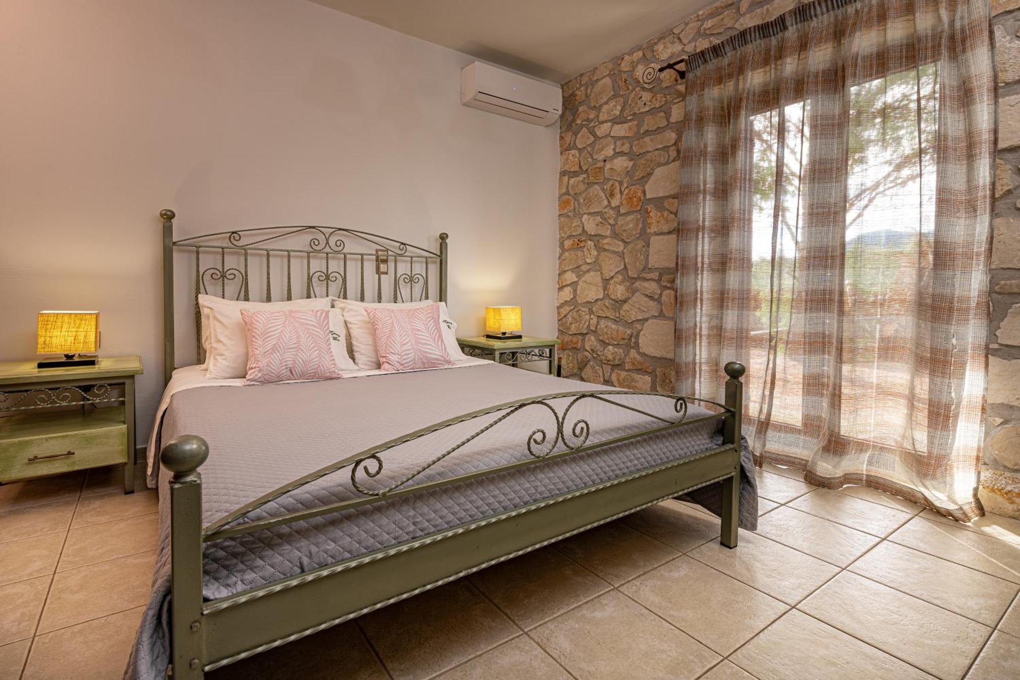 Kymaros Villas Keri Bilik gambar